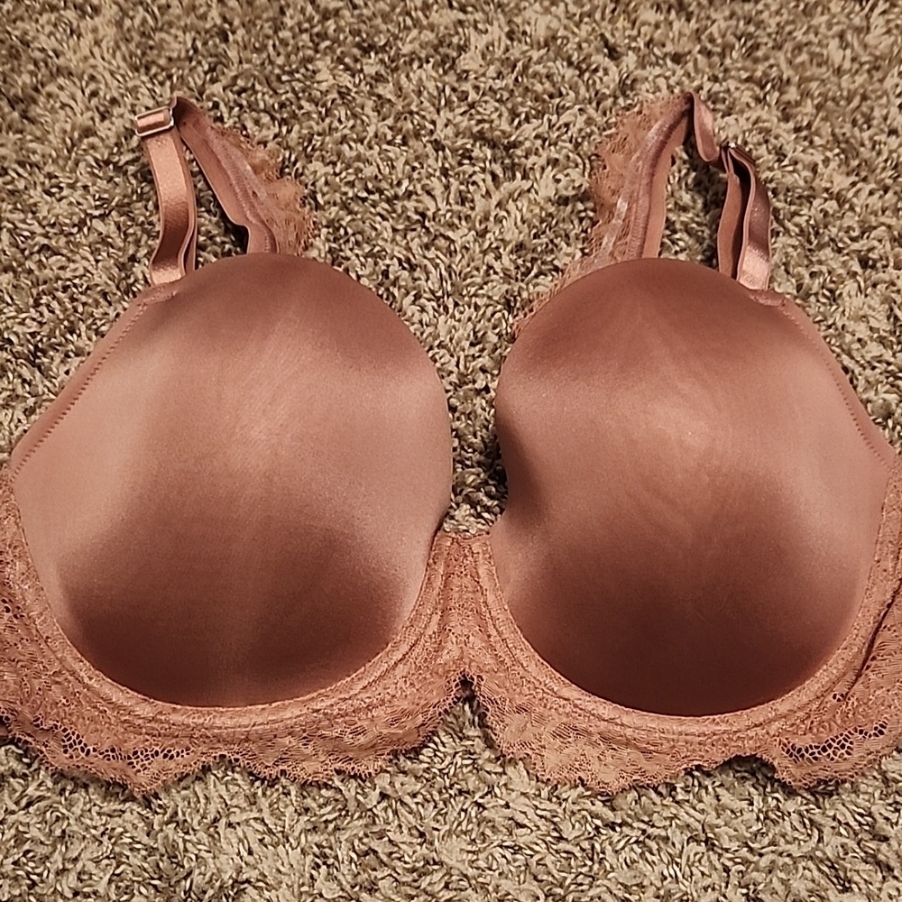 Victoria's Secret Dream Angels Lined Demi Bra. Mauve 36DD